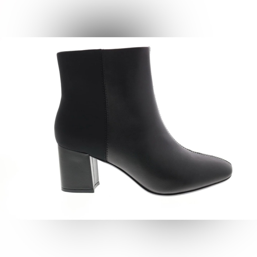 Clarks Chantelle Stone 26145587 Womens Black Leather Ankle & Booties size 8.5